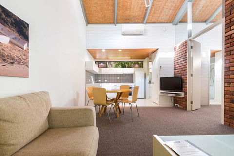 #162 Nautilus Resort - Tourism Canberra 1