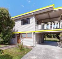 'Beach Break 1' 1/10 Lionel Street - upstairs unit with Aircon - Tourism Canberra