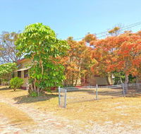 'Daves Place' 27 Rigney St - Holiday house with WIFI Aircon  Boat Parking - Tourism Canberra