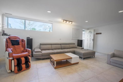 , , , Alice Wonderland, , ,  In 4 Beds House - Tourism Canberra 2