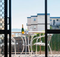 1 'BAHIA' 47 RONALD AVE - GREAT LOCATION WITH FILTERED WATER VIEWS - Tourism Canberra