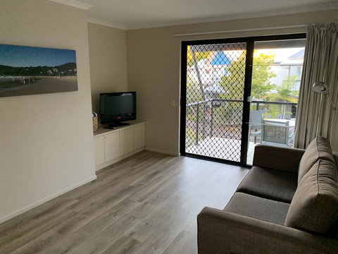1 Bedroom Unit In 4 Star Tropical Resort In Noosaville - Tourism Canberra 3