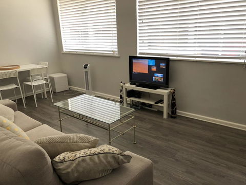 1 Bedroom Unit In Heart Of Elsternwick - Tourism Canberra 3