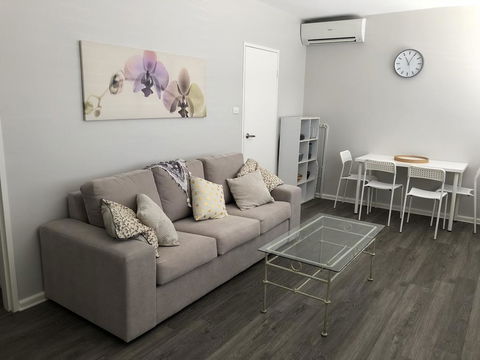 1 Bedroom Unit In Heart Of Elsternwick - Tourism Canberra 0