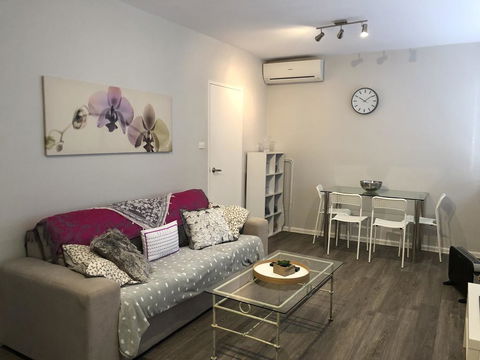 1 Bedroom Unit In Heart Of Elsternwick - Tourism Canberra 2