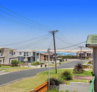 1/32 Ocean Avenue - three bedrooms three bathrooms air con boat parking  water views - Tourism Canberra