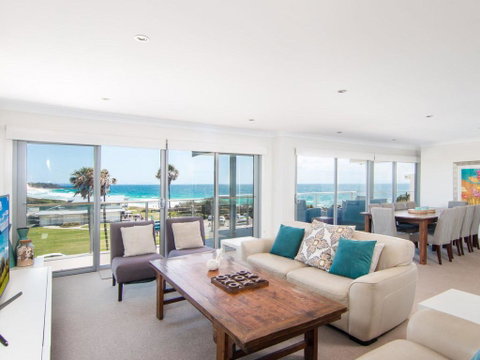 12 Cliff Road - Tourism Canberra 0