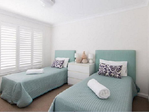 12 Cliff Road - Tourism Canberra 2