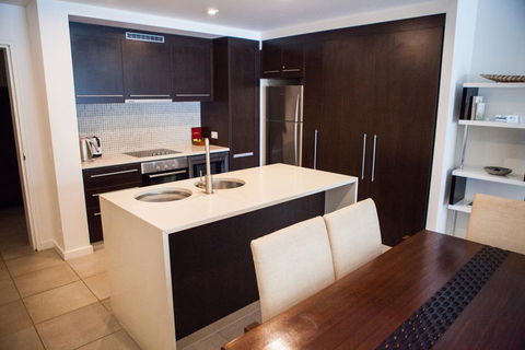 131 Sea Temple Luxury Swimout Apt. - Tourism Canberra 3