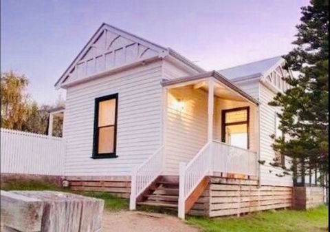 1880s Kananook Boutique Historic Luxury Apartment FSC Private Villa Bairnsdale - Tourism Canberra 1
