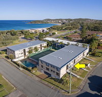 2 'The Dunes' 38 Marine Drive - pool tennis court and so close to the beach - Tourism Canberra