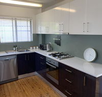 2 Bed Bar Beach Apartment - stroll to beach  cafes supermarket apartment 6 - Tourism Canberra