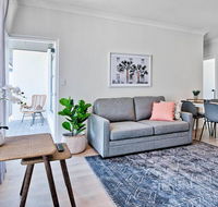 2 Bedroom Apt with Balcony  Air Con in Plympton - Tourism Canberra