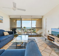 2 Bedroom Top Floor Unit - Ocean Views and Pool - Tourism Canberra