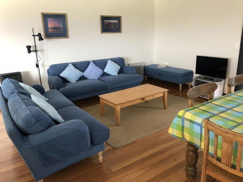 2 Jocelyn Street. Dalmeny - Tourism Canberra 3