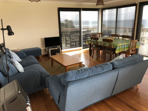 2 Jocelyn Street. Dalmeny - Tourism Canberra 2