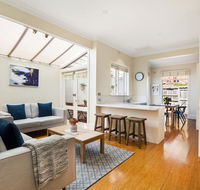 2-Bed House With Patio Near Bars and Restaurants - Tourism Canberra