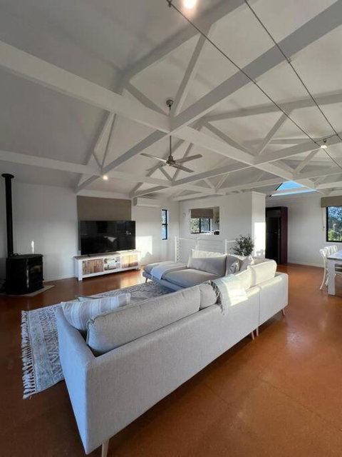 Beach House In Cowes - Tourism Canberra 2