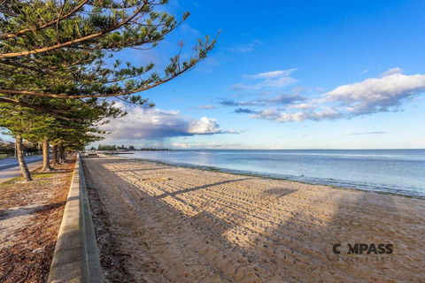Beachside Retreat - Tourism Canberra 2