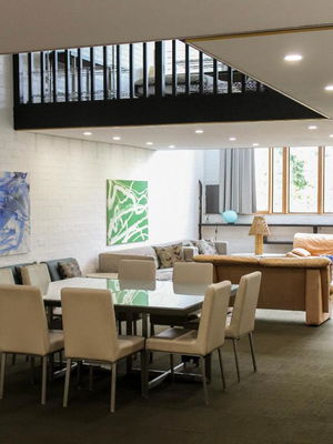 Big Modern Loft Apt - Central - 7 Beds, 9 Guests - Workers, Families, Groups, Teams