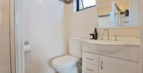 Brand New Furniture And Appliances In Quiet Street - Tourism Canberra 4