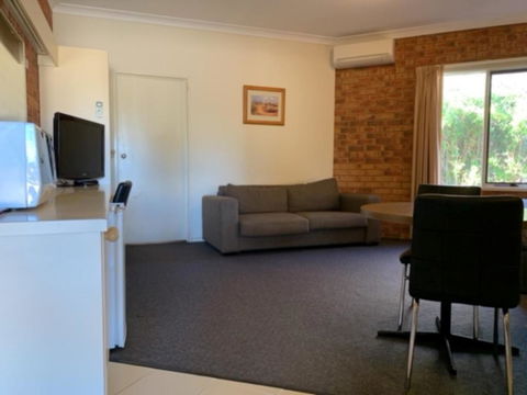 Broadford Sugarloaf Motel - Tourism Canberra 2