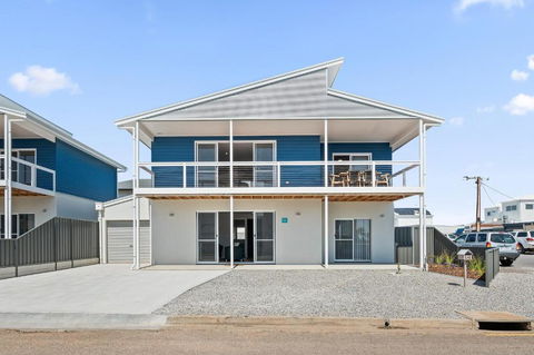 C-Views - Aldinga Beach - C21 SouthCoast Holidays - Tourism Canberra 1