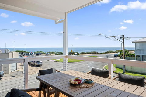 C-Views - Aldinga Beach - C21 SouthCoast Holidays - Tourism Canberra 0