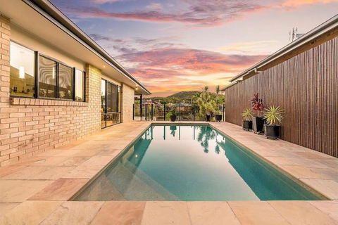 CABA17 - Waterfront Home With A Pool! - Tourism Canberra 0