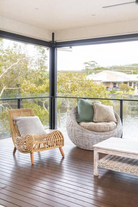 CABA17 - Waterfront Home With A Pool! - Tourism Canberra 2
