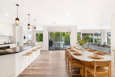 Crimson Ridge - Wines, Vines And Dine - Tourism Canberra 3