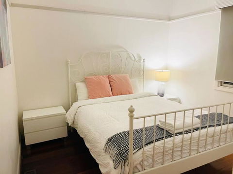 D115 Exquisite Natural Stay - Tourism Canberra 0
