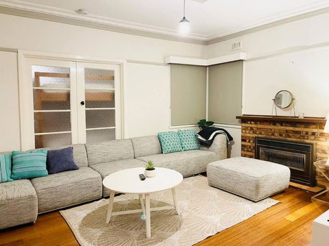 D115 Exquisite Natural Stay - Tourism Canberra 3