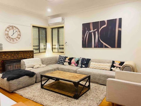 D139 Norfolk Cottage Stay - Tourism Canberra 4