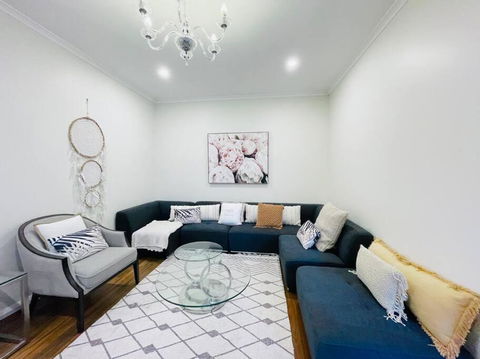 D141 Your Joyful Vacation - Tourism Canberra 0