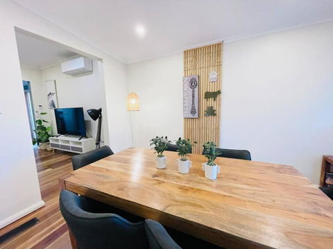D141 Your Joyful Vacation - Tourism Canberra 4