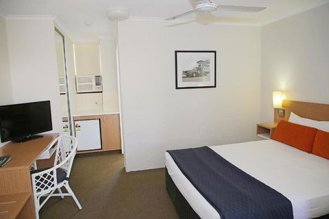 Darcy Arms Hotel Motel - Tourism Canberra 0
