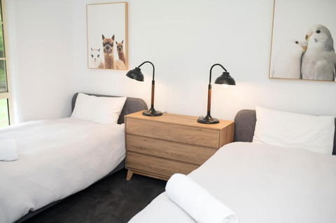 Darcy Brown House Modern Country Escape - Tourism Canberra 2