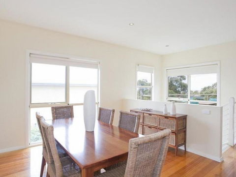 Darian Townhouse 1 28 - Tourism Canberra 2