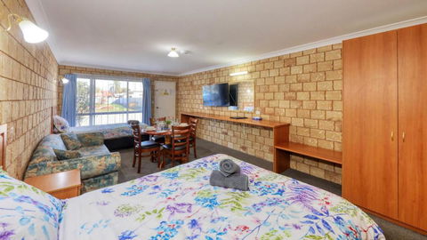 Darling River Motel - Tourism Canberra 2