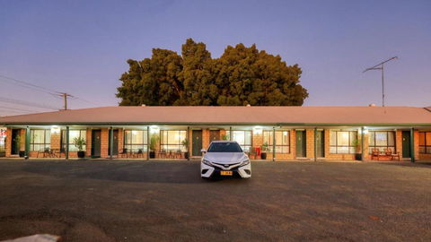 Darling River Motel - Tourism Canberra 3