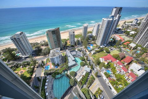 Deluxe Private Apartment In Surfers Paradise - Tourism Canberra 2