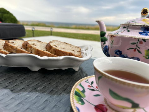 Devonport Breeze Escape - Tourism Canberra 3