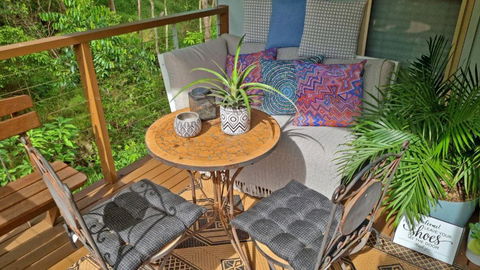Deluxe Studio With Forest Views, Noosa Hinterland - Tourism Canberra 3