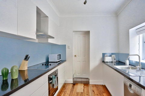 Darling Harbour 3 Bedroom House Glebe 2 E-Bikes Included - Tourism Canberra 4