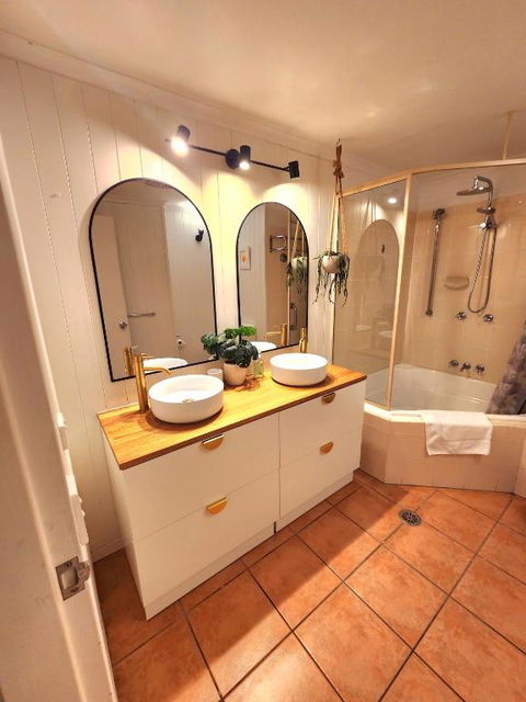 Deluxe Private Apartment- In Ramada Resort - Full Kitchen - - Tourism Canberra 3