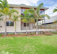 29 Cypress Avenue - Rainbow Beach Close to the beach with a pool - Tourism Canberra