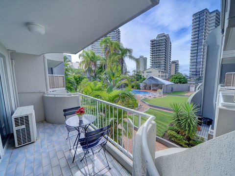 2BR Aloha Lane Main Beach Apartment - Tourism Canberra 2