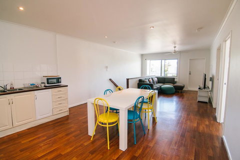 3 Bedroom Apartment / Spence St - Tourism Canberra 3