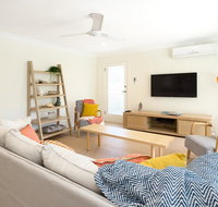 3 Bedroom Apartment Minutes from Main Beach - Tourism Canberra